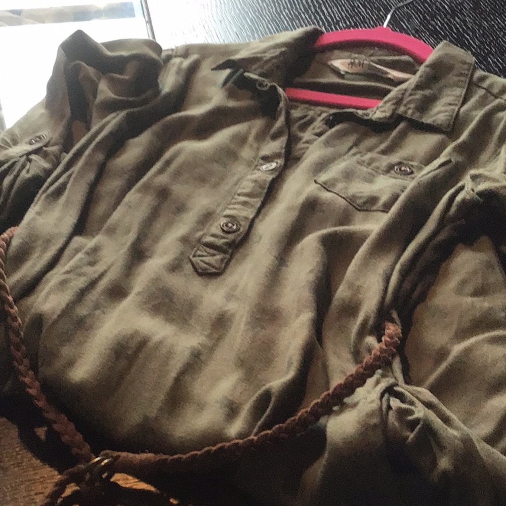 Girls dress.